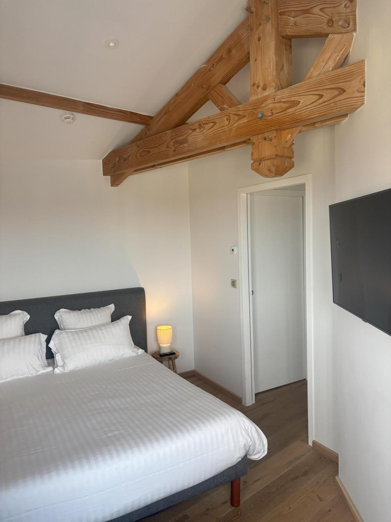 Aparthotel Les 12 De Larros Gujan-Mestras Exteriér fotografie
